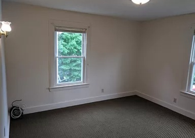 Houses Near - Large 1/2 duplex for rent in Manchester, CT!