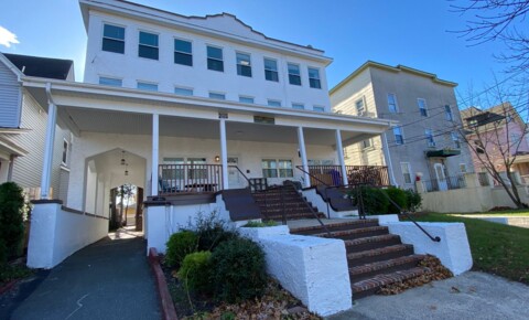 Apartments Near Monmouth 602 5th Ave. for Monmouth University Students in West Long Branch, NJ