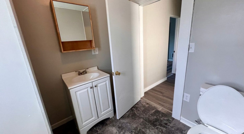 Recently Renovated- 2 Bedroom 1 Bathroom- New Castle 