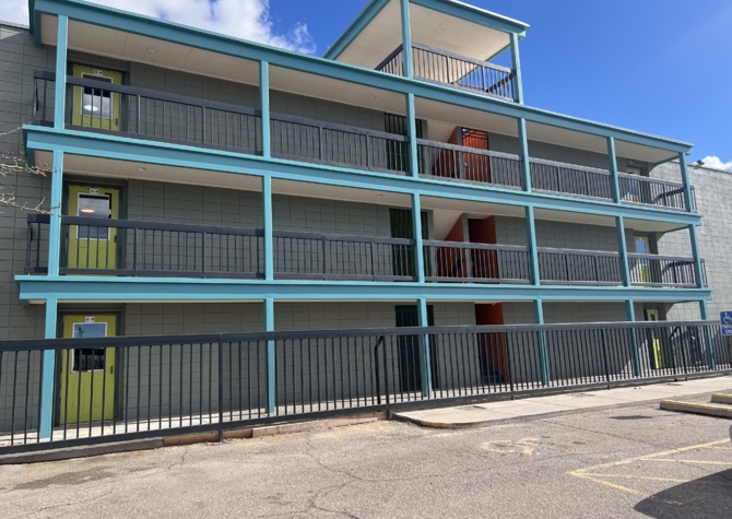 Houses Near Remodeled, Top End UNM Area Studio Apts. in Great Community