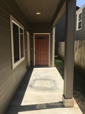 4 Bed 3 Bath Available Close to Campus