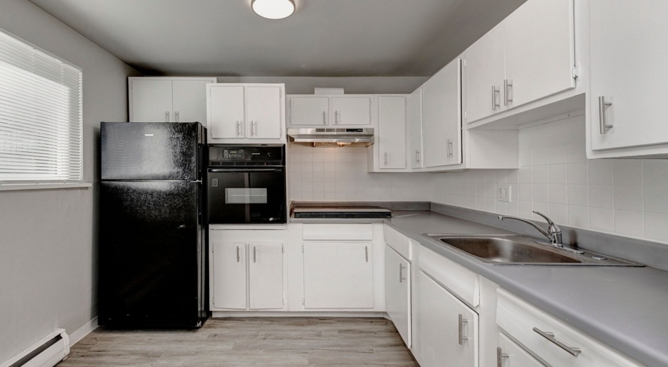 Move In Special Offered!! Renovated 1-2 Bedrooms and 1 Bathroom Units Available