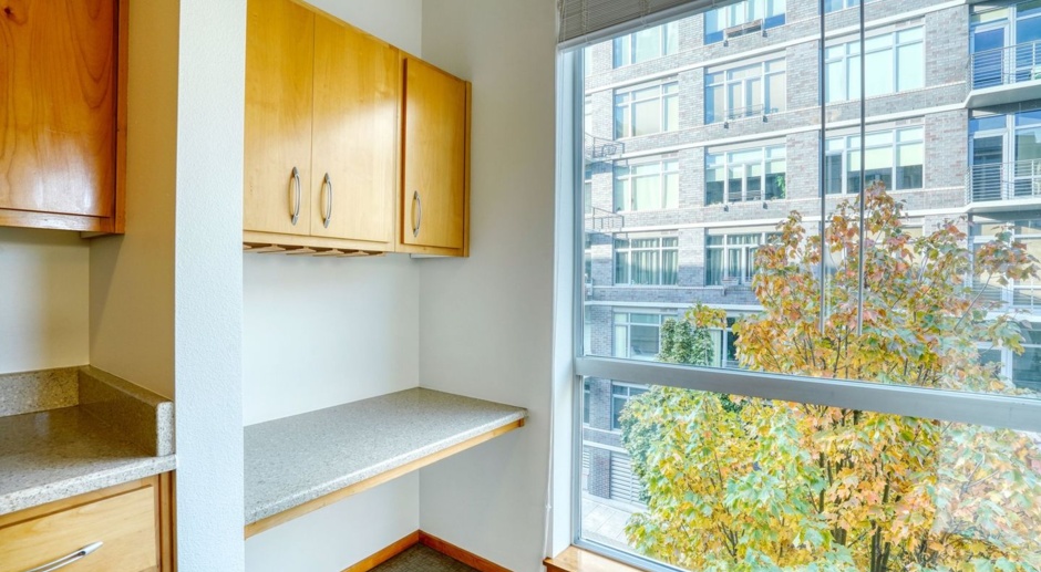 Lovely Corner unit in the Pearl District
