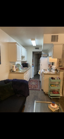 Cute end unit apartment take over seven month lease