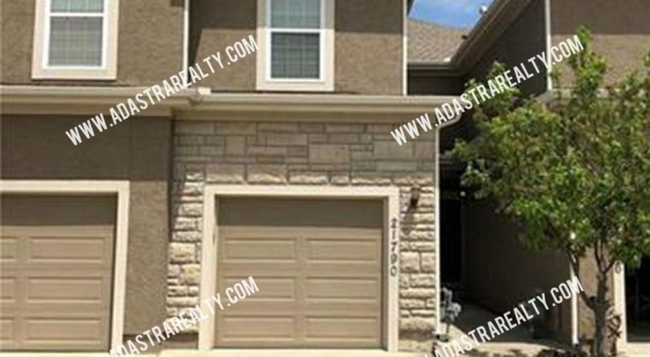 Beautiful Olathe Townhome-Available NOW!!!
