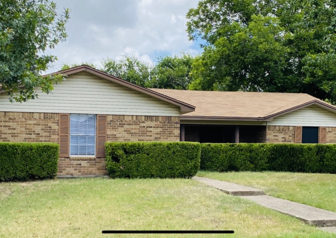 Houses Near For Rent: 332 Oklahoma, Hewitt - 4 bed/2 bath Midway ISD