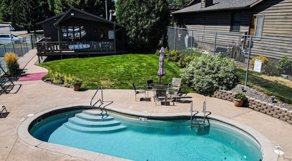 Spacious Condo in West Billings with a tennis court, basketball court & pool!