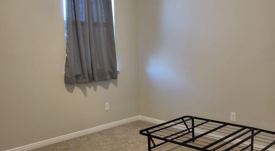 Like New 4 Bedroom with Office