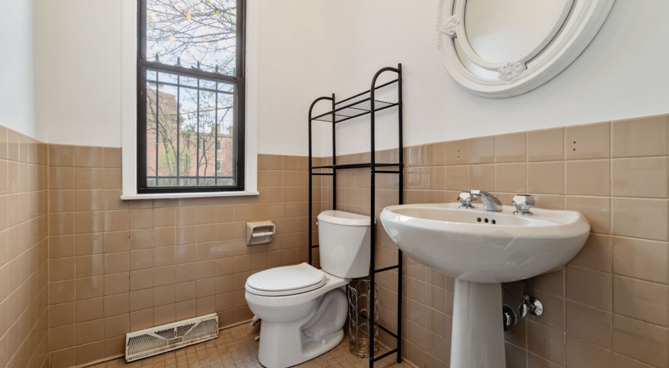 4 Bed, 1.5 Bathroom in Manchester