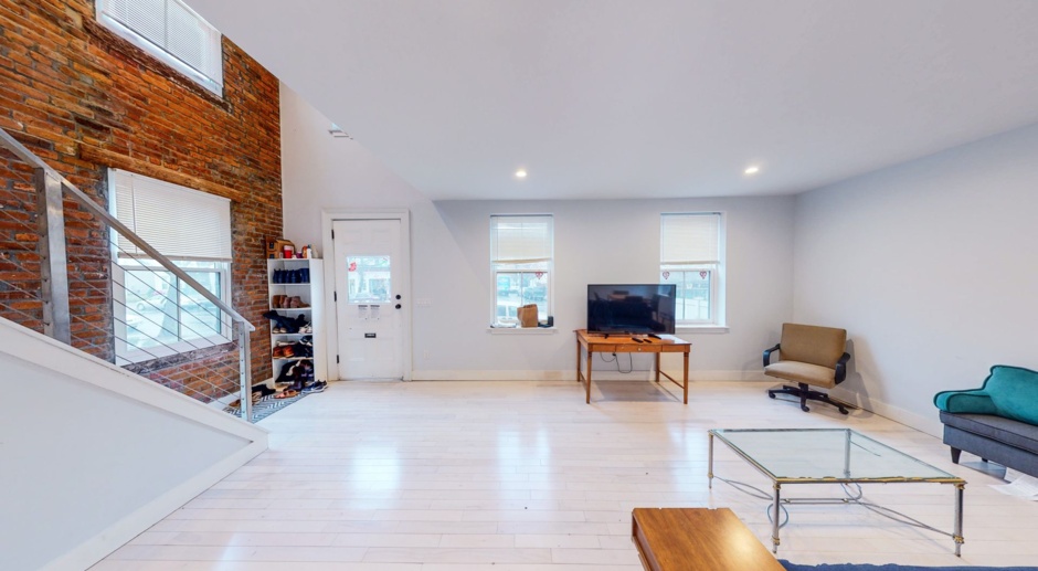 Two Story Historic Brick Townhouse in East Rock!