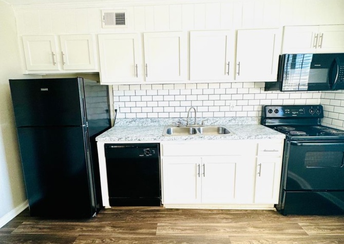 Apartments Near Move In Specials Renovated Beautiful 2 Bedroom- Forest Park