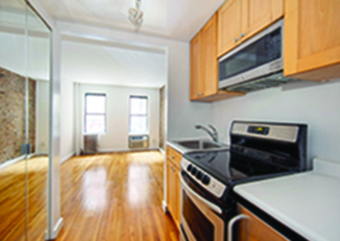 Apartments Near NO FEE! Located on Soho's BEST Tree Lined Street. Studio Avail -GREAT DEAL - NEAR NYU! OPEN HOUSES BY APPT ONLY