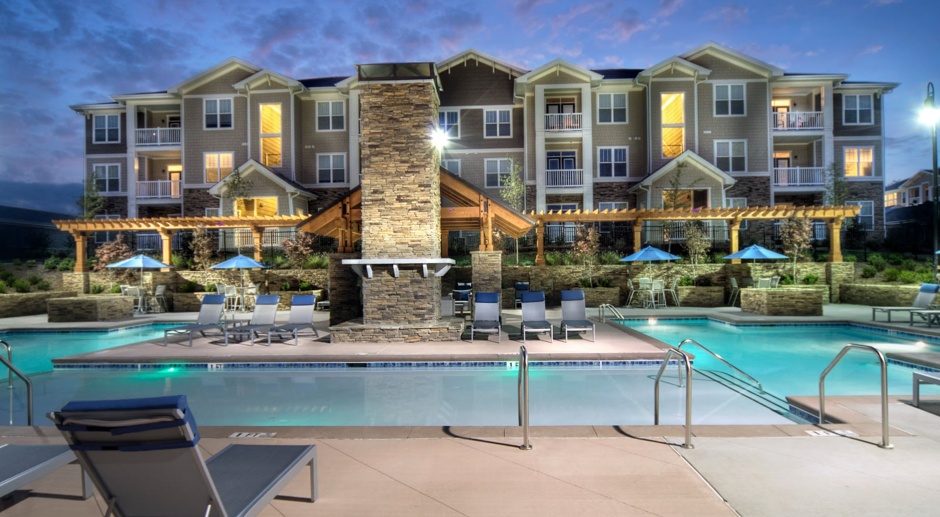Grand Oak at Town Park Luxury Apartments