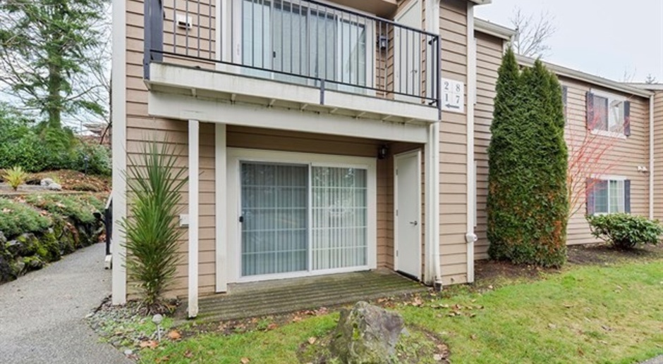 Two Bed Pet Friendly Condo in Federal Way