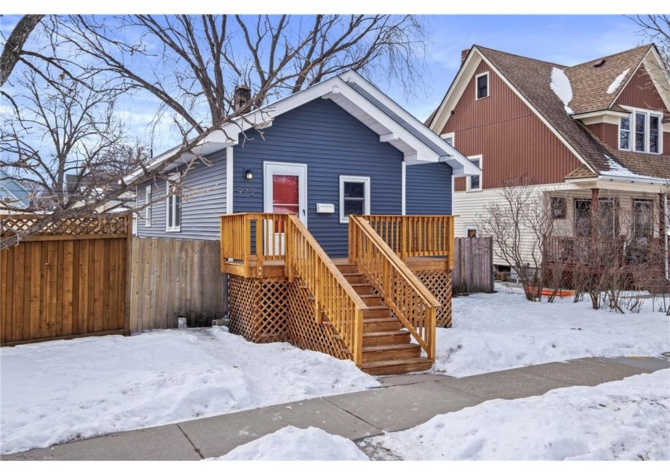 Houses Near 2 BR/1 BA in awesome St. Paul location!