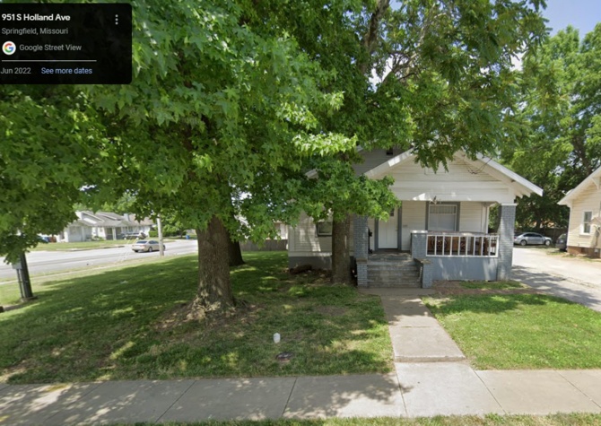 Houses Near 951 South Holland (5) BR across from MSU