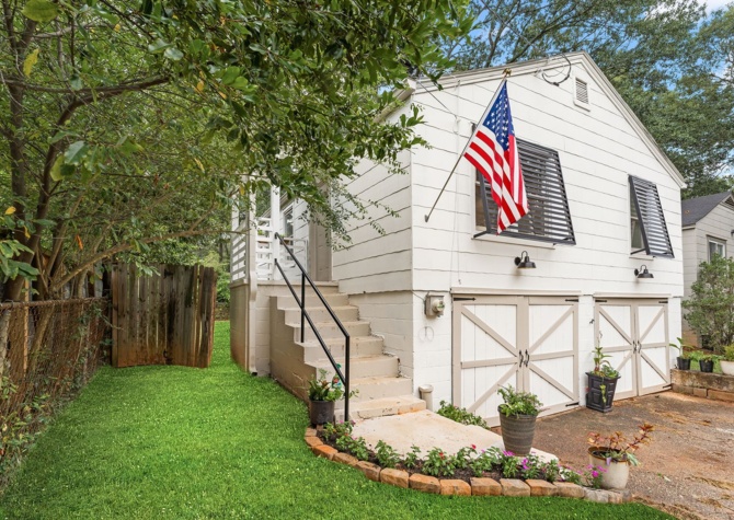 Houses Near Renovated cottage in Historic College Park!