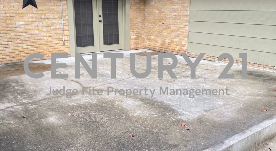 Attractive 3/2 In Cedar Hill For Rent!