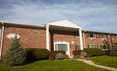 Apartments Near CBTS - Wisconsin 4246 S 60th St for CBTS - Wisconsin Students in Elm Grove, WI