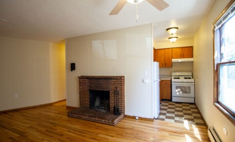 Apartments Near Lewis & Clark Great Nob Hill Location w/Hardwoods + FIREPLACE! for Lewis & Clark College Students in Portland, OR