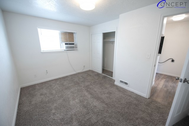 Beautifully remodeled 1 bedroom apartment with WASHER/DRYER in Fabulous Downtown Location 