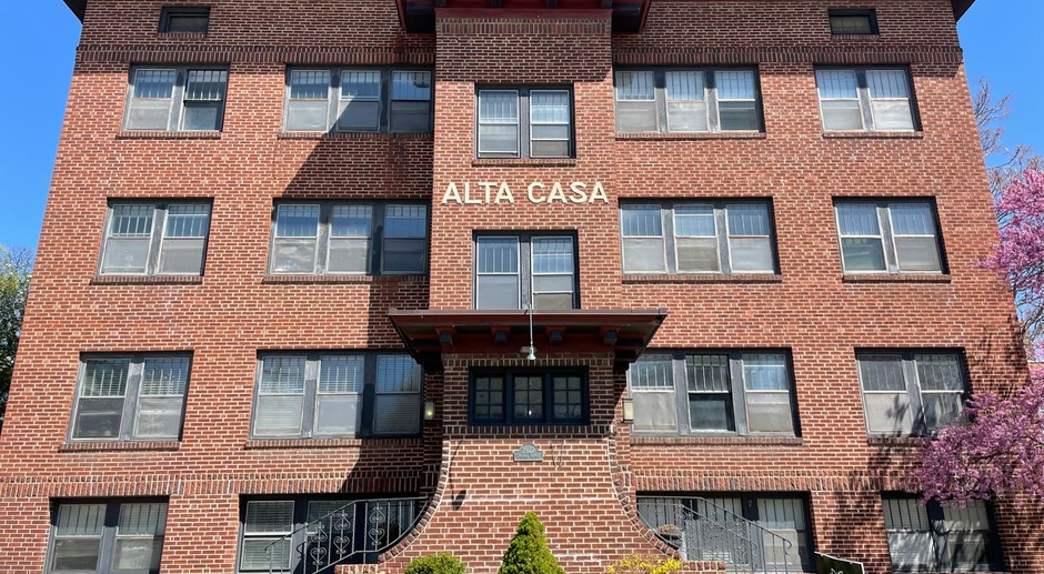 Alta Casa Apartments