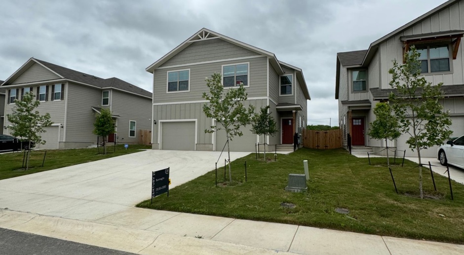 NEW CONSTRUCTION IN GATED COMMUNITY!!! BUILT BY ROSEHAVEN IN MAGNOLIA VILLAGE AT CINCO LAKES THESE LOVELY DUPLEXES OFFER 3 BEDROOMS & 2.5 BATHS*1.5 CAR GARAGE W/ OPENER