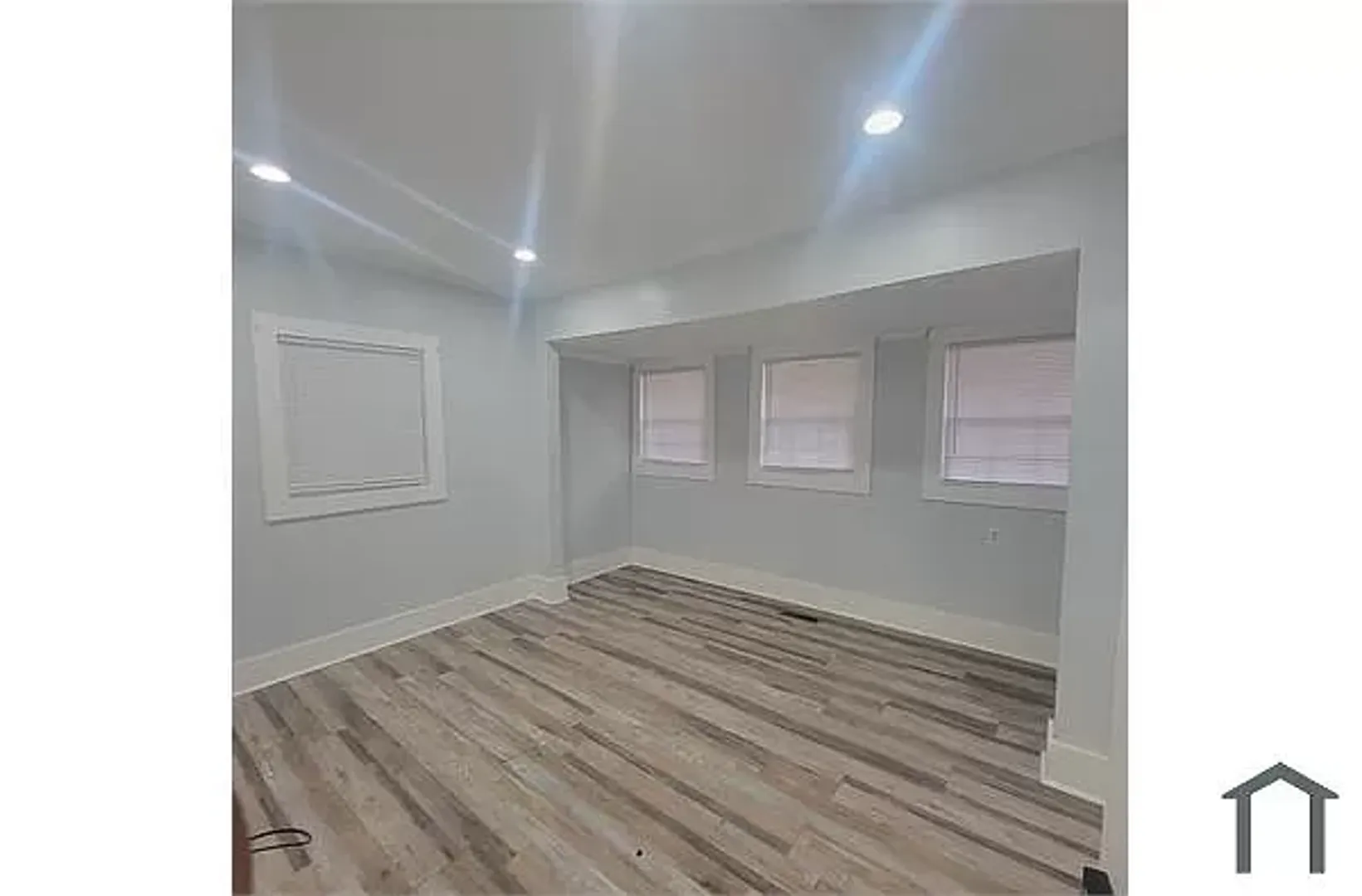 Beautiful Remodeled 3Bedrooms 2Baths in Bush Hills Area 