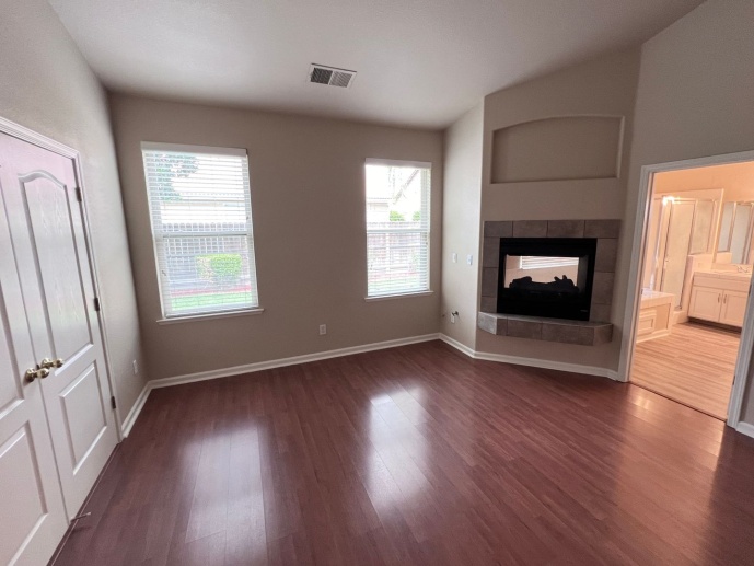 $2,550 Shields & Armstrong, 3 bedroom - Cornell Ave, Fresno, ZERO Deposit, Ask me How
