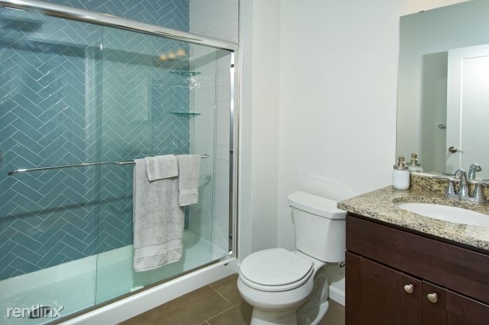Beautiful 2 Bedroom 2 Bath Apt. Luxury Elevator Bldg. W/D In Unit - New Rochelle