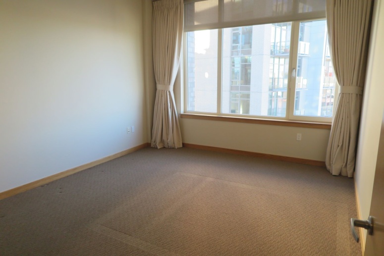 MOVE-IN SPECIAL 1b/1ba in The Pearl at The Pinnacle Condominium!