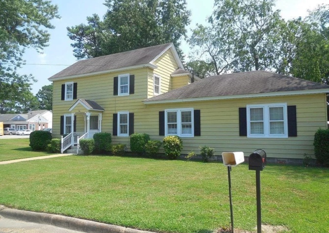 Houses Near 3 Bed 2.5 Bath House in Poquoson