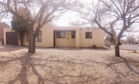 Houses Near Albuquerque Super cute Northeast Heights home on a large corner lot. 3bed/2bath - 1 car garage for Albuquerque Students in Albuquerque, NM