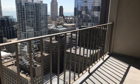 Houses Near Loyola Large 1br in the Loop w/balcony & heat included! for Loyola University Chicago Students in Chicago, IL