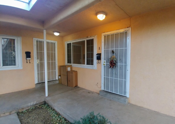 Houses Near  	Large 2 Bedroom Near Great Shopping, Restaurants, and UNM 