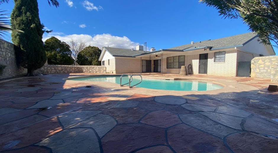 HOME FOR RENT IN 79925 WITH A SWIMMING POOL