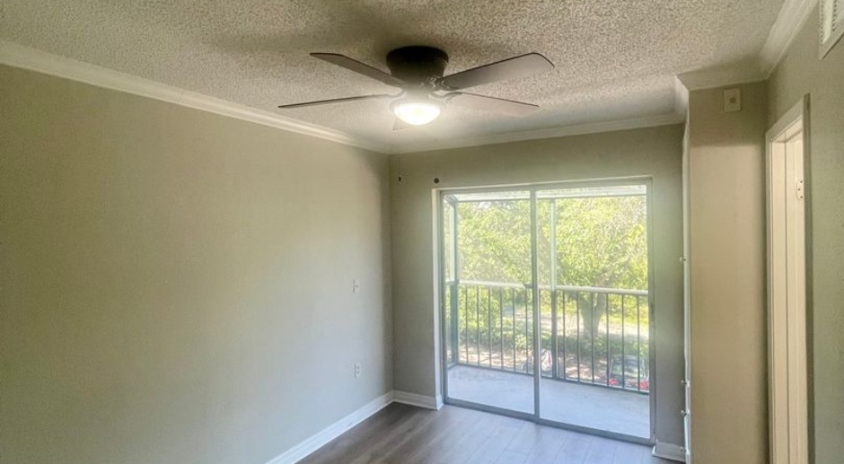 Waterside at Cranes Roost 1/1 Condo located in Uptown Altamonte and Cranes Roost park
