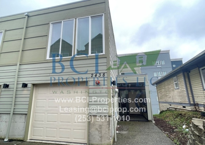 Houses Near Newer BEAUTIFUL 2 Bedroom + BONUS ROOM TOWNHOUSE  in Central Tacoma