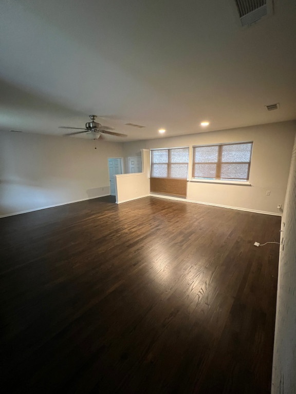 Room for Rent in 5 Bedroom House