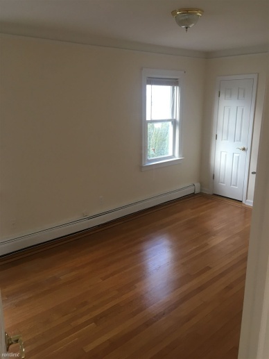 Lovely 3 Bed 2 Bath Apt 2nd Fl. 3-Family Home- Laundry Onsite- Parking - Located in Eastchester