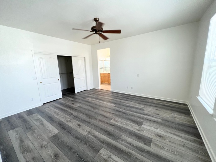Merced: $2200 4 bed 2.5 bath two story home with new appliances and flooring throughout, Pet Friendly too *