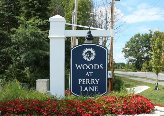 Apartments Near Woods at Perry Lane