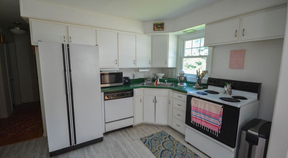 3 bed, 2 bath home just 5 minutes from downtown!