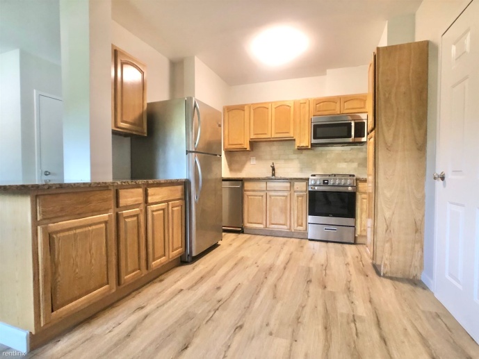2300 SF 3 br, 2 ba House - W/D In Unit - 2 Parking Spaces/Dobbs Ferry