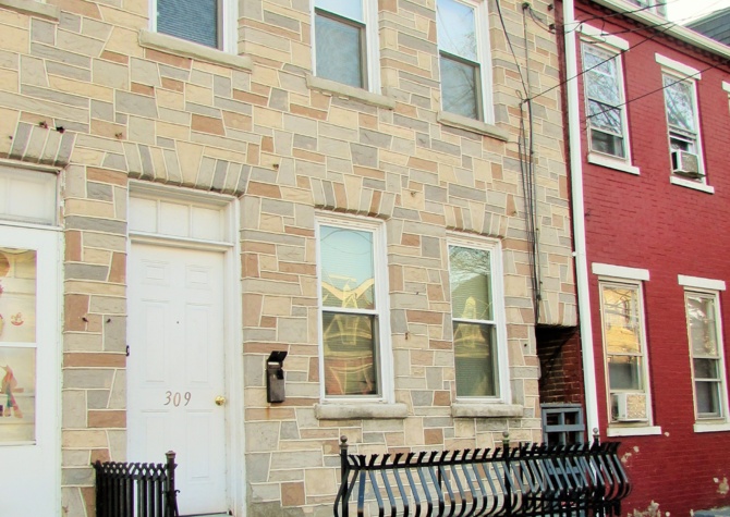 Houses Near 309 S. Queen Street, Lancaster - SECTION 8 APPROVED