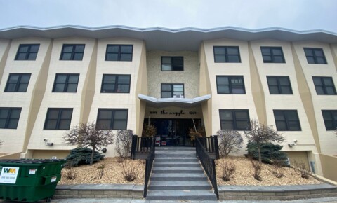 Apartments Near Stritch 1601 N Farwell Ave for Cardinal Stritch University Students in Milwaukee, WI