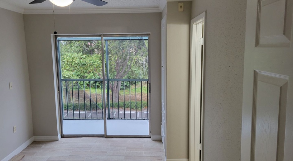 AVAILABLE in March! Waterside at Cranes Roost 1/1 Condo located in Uptown Altamonte and Cranes Roost park