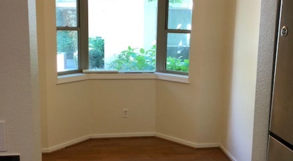 1535 SW Clay St #106 ~ Clay Street Commons Move In Special!! $500 Off First Month's Rent!