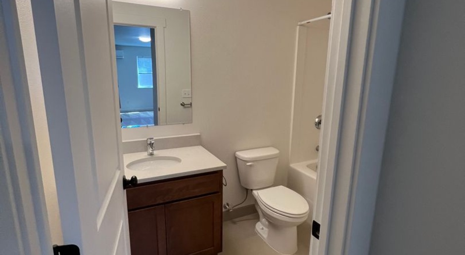 4.5 Bathrooms ! 4 large bedrooms! Close to CWU