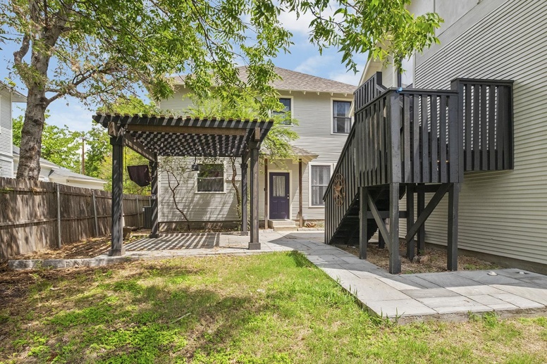 Modern four square Fort Worth home in Fairmount Historic District